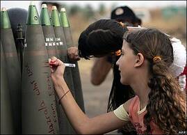 22_israeli_girls_bombs3.jpg
