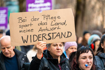 20260207_KPÖ-Pflegedemo (54).jpg