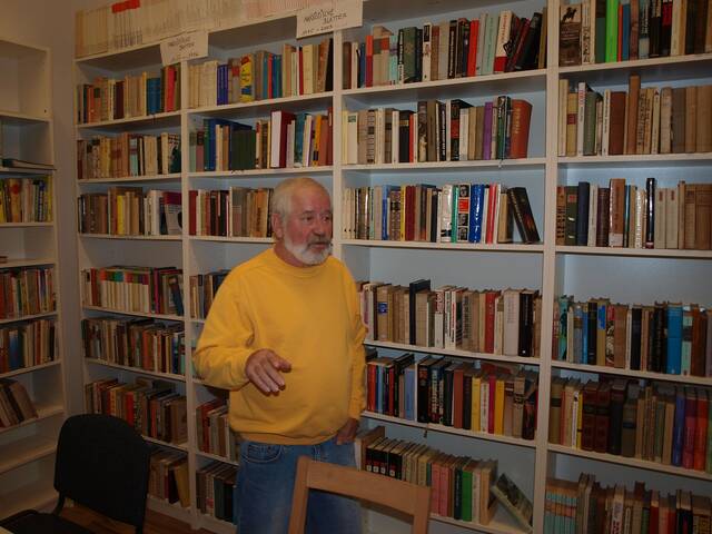 Leo Strauss bei der Eröffnung der Bibliothek des KPÖ-Bildungsvereins