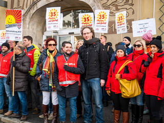 GLB-KPÖ_Mahnwache-3.jpg