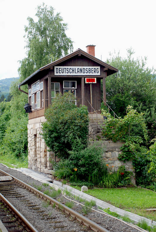Foto: Josef Moser, Wikimedia Commons, Creative Commons: Deutschlandsberg, Steiermark, Österreich: Bahnhof Stellwerk.