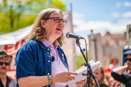 Elke-Kahr-am-1-Mai-2026-cSimon-Gostentschnigg-KPÖ.jpg