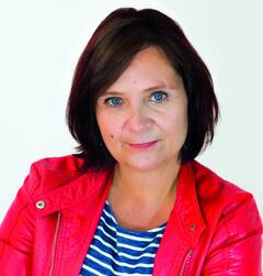claudl-rote-jacke_rgb-portrait.jpg